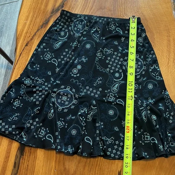 Briggs New York Petite Casual Fit & Flare Knee Length Skirt - Picture 11 of 13